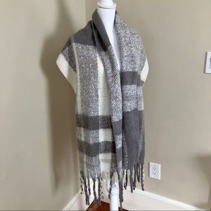 Gifted - NWOT Lauren Conrad Super Soft Blanket Wrap